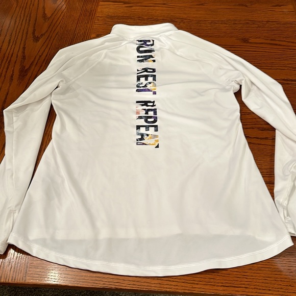 Women’s Old Navy, Quarter, zip shirt, size large - Picture 4 of 4